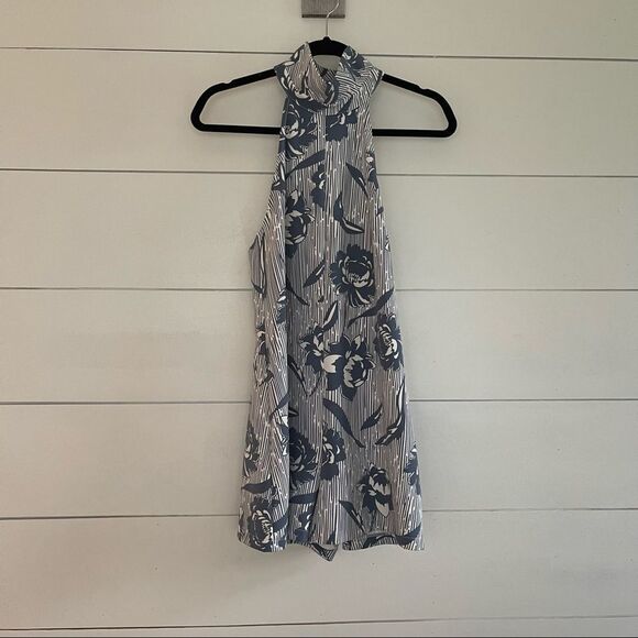 ASTR The Label Women’s XS Blue White Floral Romper Jumpsuit - Picture 1 of 5